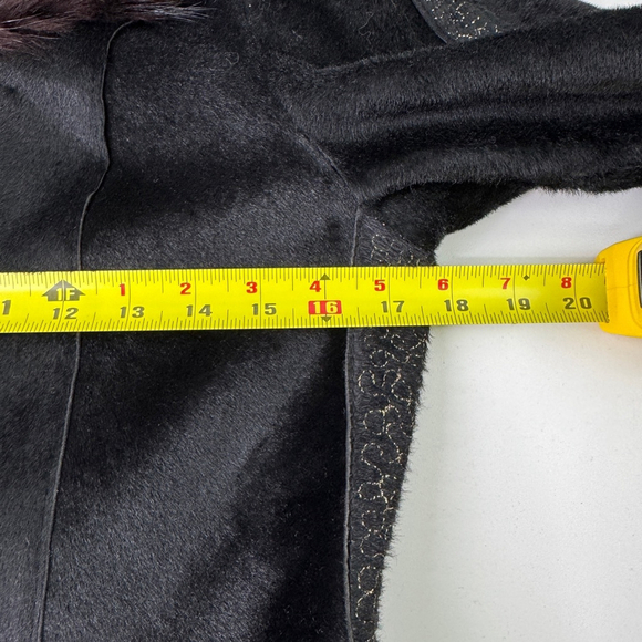 Stella Rossa Gorgeous Italian Lamb Shearling with Gold Embroidery - Picture 8 of 16